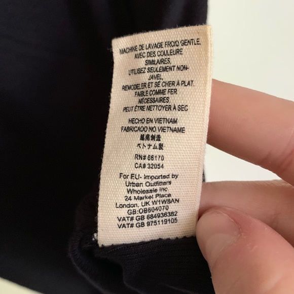 🌸 WE THE FREE Fitted Neck Cutout Top - Picture 7 of 7